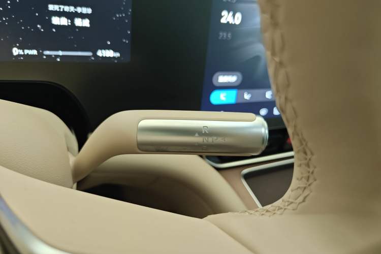 Used Hima AITO M9 2025 Extended-Range Ultra Version 52 kWh 5-Seater Edition
