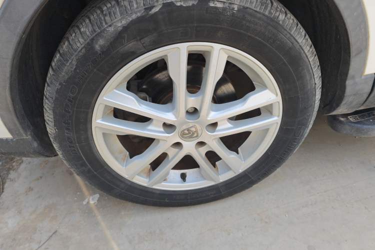 Used Baojun 560 2015 1.8L manual Comfort trim level
