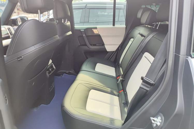 Used iCAR 03T 2024 501km Four-wheel Drive Long-Range Version Left Rear Seat