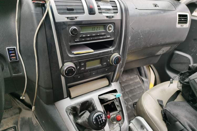 Used Jinbei Express 2020 2.0L China VI Standard Practical 6-Seater G6P-6 1TZS