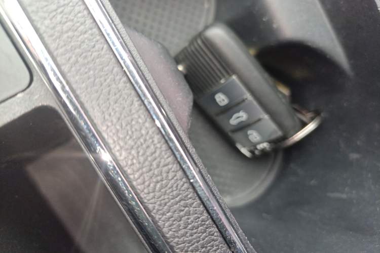 Used Roewe i6 2019 PLUS 1.6L CVT 4G Connected Flagship Deluxe Edition
