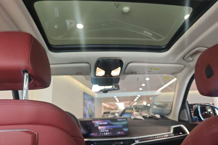 Used BMW X5 2025 Model, xDrive 30Li Prestige M Sport Night Package Headliner