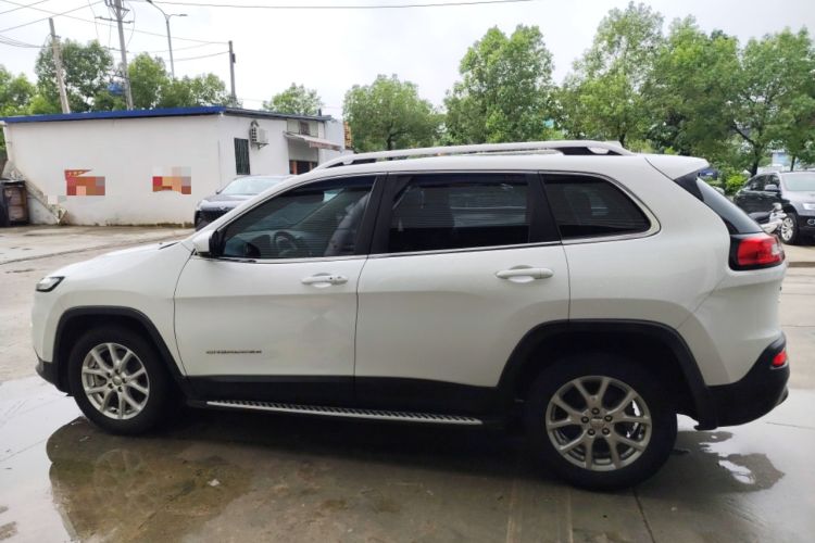 Used Jeep Cherokee 2016 2.0L Smart Version