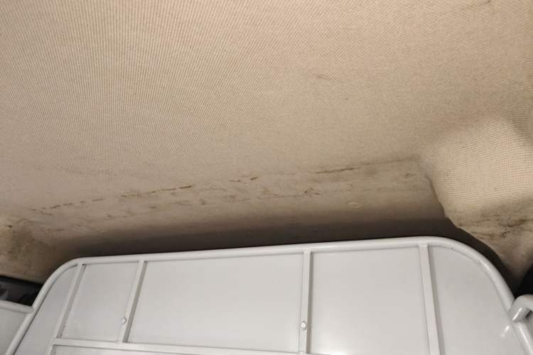 Used Wuling Hongguang V 2022 1.5L Jingqu Edition Enclosed-Window Vehicle with Hydraulic Power Steering LAR Headliner