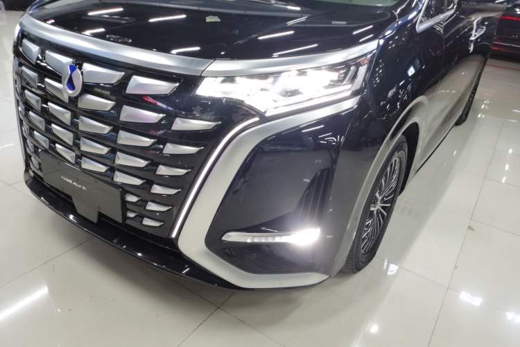 Used Denza D9 2022 DM-i 970 Four-Wheel Drive Flagship Model Left Front Headlight