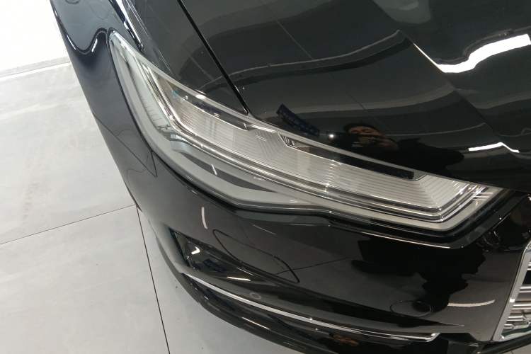 Used Audi A6L 2018 30th Anniversary Edition 45 TFSI quattro Sport model Right Front Headlight