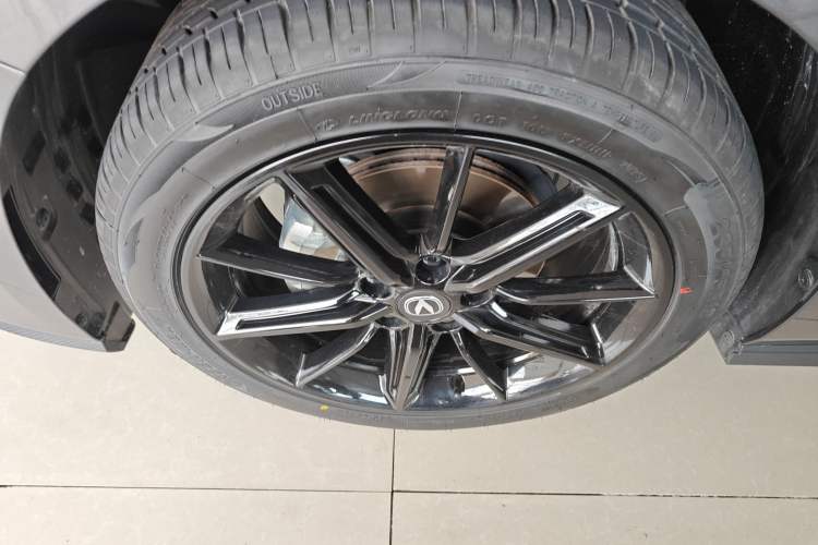 Used Changan UNI-V 2023 1.5T Prestige Model
