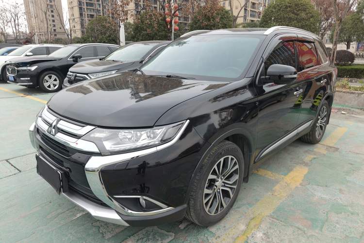 Used Mitsubishi Outlander 2016 2.4L 4x4 Elite Edition 7-Seater