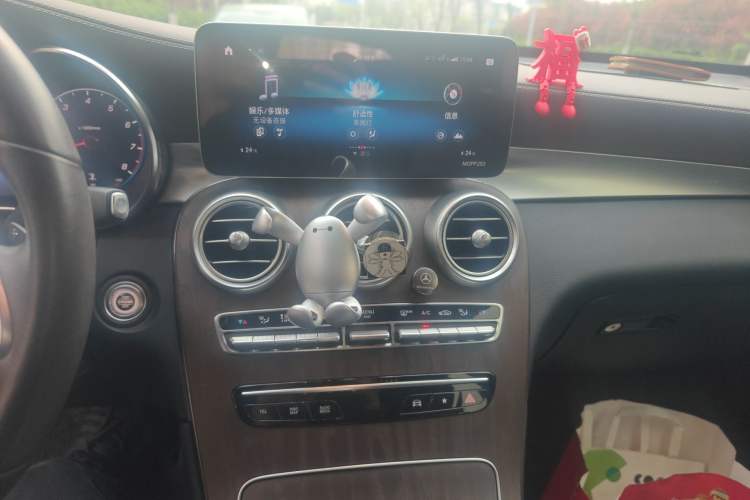 Used Mercedes-Benz GLC 2020 Facelift GLC 300 L 4MATIC Dynamic Edition Audio And AC Panel