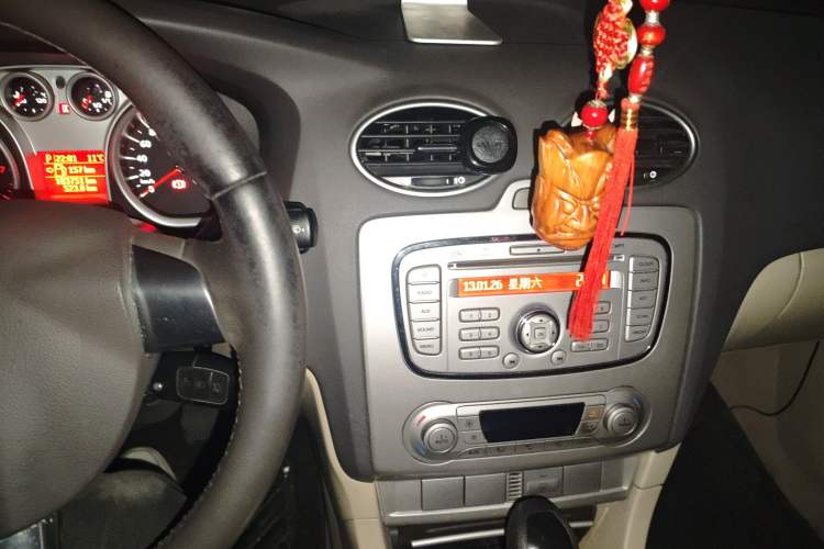 Used Ford Focus 2013 Hatchback Classic 1.8L Automatic Fashion Edition
