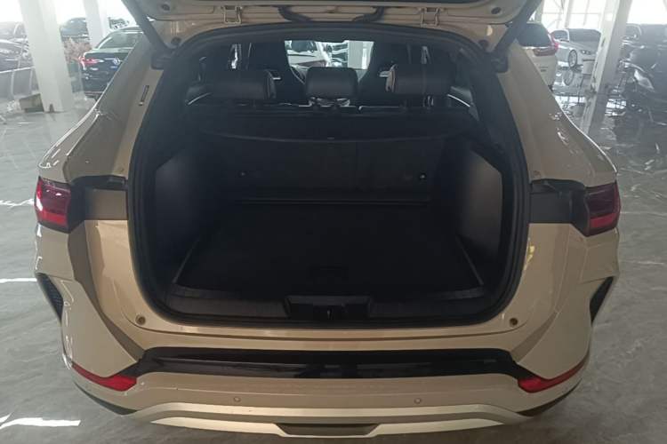 Used BYD Song PLUS New Energy 2023 Champion Edition DM-i 150KM Flagship PLUS Trunk