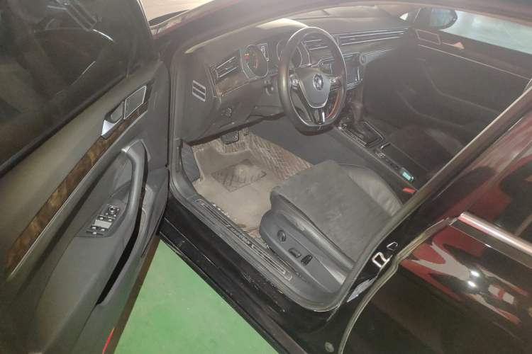 Used Volkswagen Magotan 2017 330TSI DSG Luxury Model Driver Seat