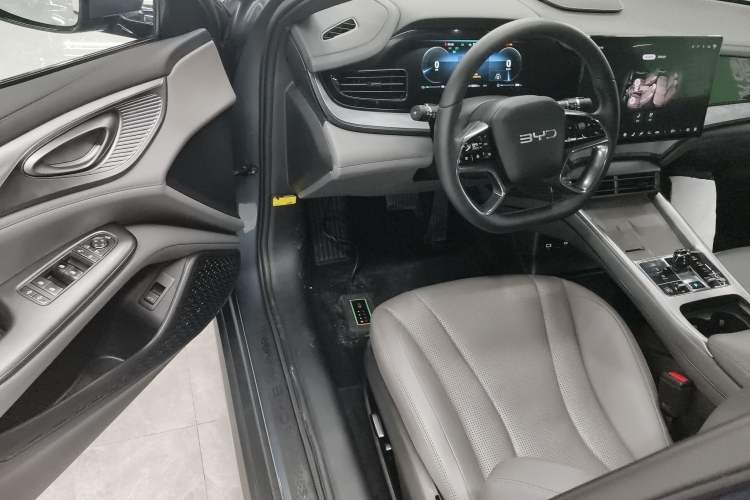 Used BYD Seal 2024 HONOR Edition DM-i 1.5L 121km Luxury Model
