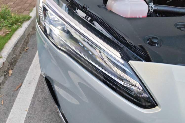 Used Buick GL8 New Energy 2025 Lu Shang Luxury Edition 7-Seater
