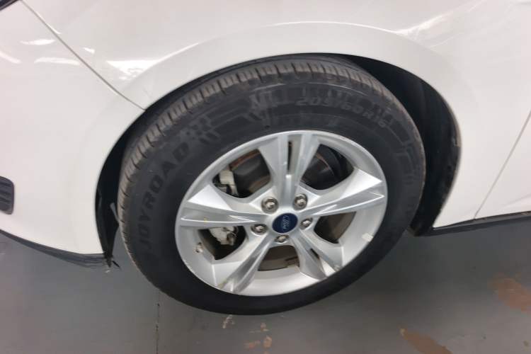 Used Ford Focus 2018 Hatchback Classic 1.6L Automatic Comfort Plus SmartDrive Edition Left Front Wheel Hub