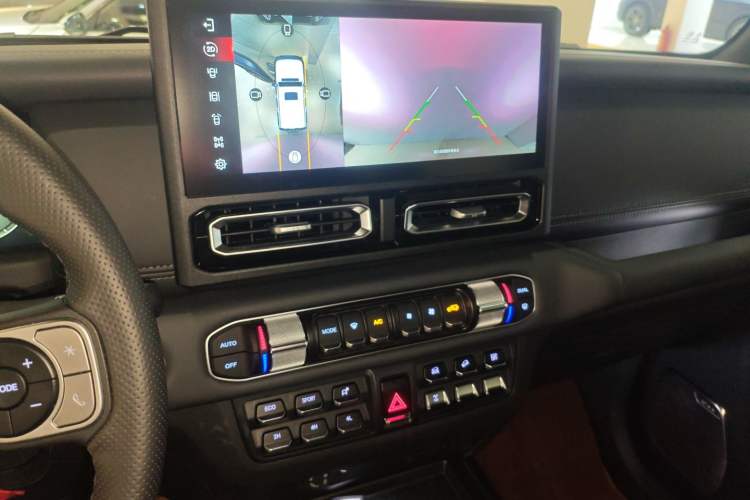 Used 212 T01 2024 2.0T Explorer