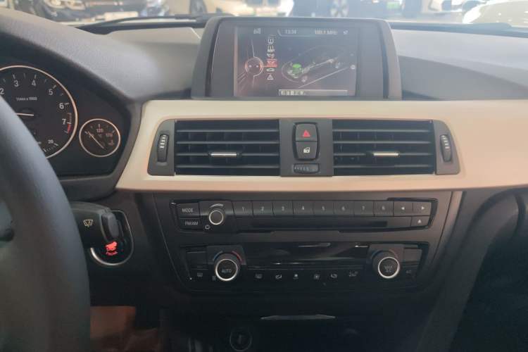 Used BMW 3 Series 2015 320Li Fashion Model