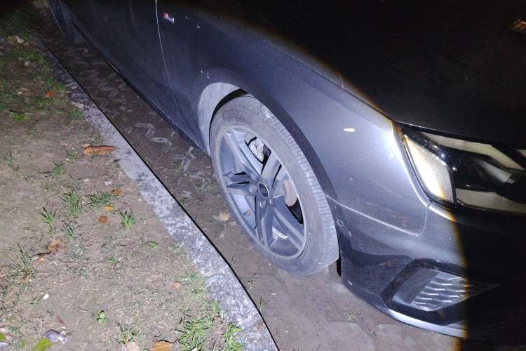 Used Audi A4L 2022 40 TFSI Luxury Dynamic Model Right Front Wheel Hub