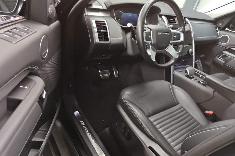 Used Land Rover Discovery 2023 360 PS R-Dynamic S