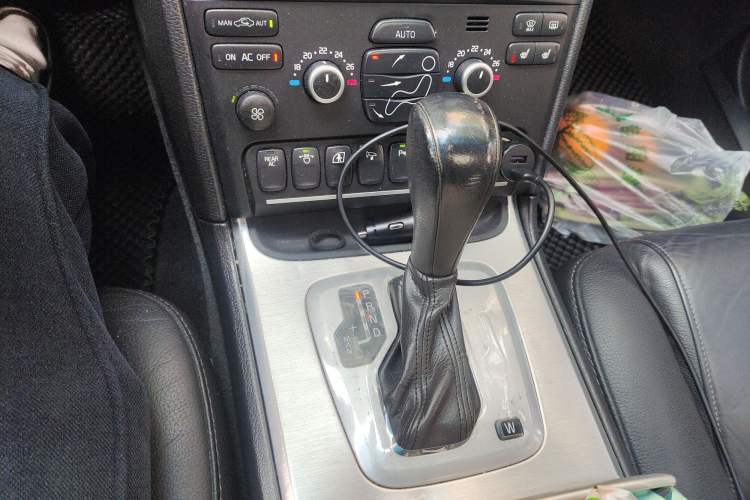 Used Volvo XC Classic 2014 T5 Luxury Edition
