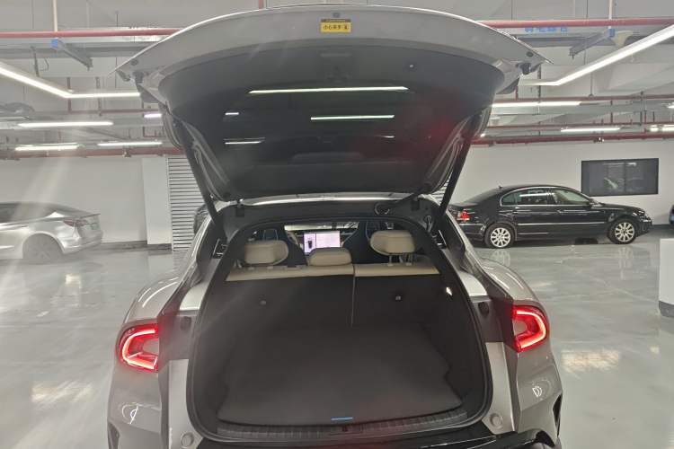 Used Xiaomi Auto YU7 2025 Ultra-Long Range High-Performance All-Wheel-Drive Max Edition
