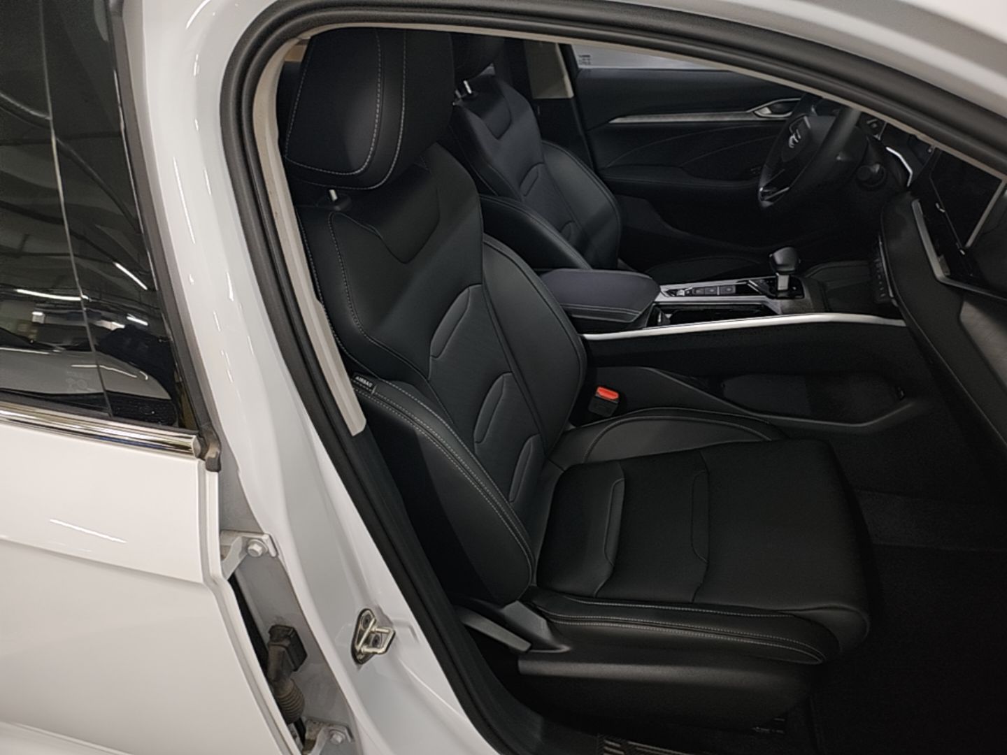 Geely Auto Preface 2021 2.0TD Luxury Version - Luxury — снимка 19