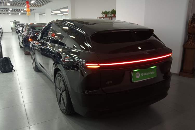 Used Li Auto i6 2025 Model Two-Wheel-Drive Standard Type
