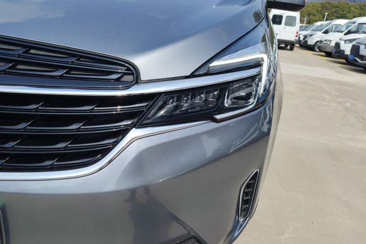 Used Buick GL8 2021 Land Cruiser Executive Class 652T Luxury Model