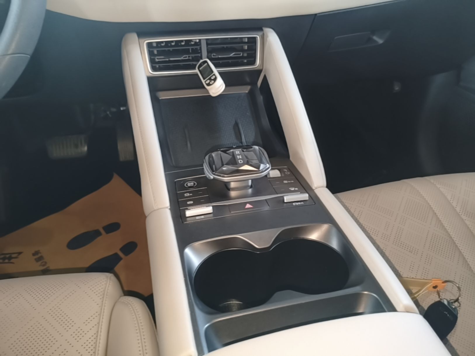 BYD Yuan UP 2024 401KM Leading Edition — снимка 16