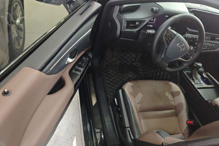 Used Lexus ES 2023 200 Excellence Edition