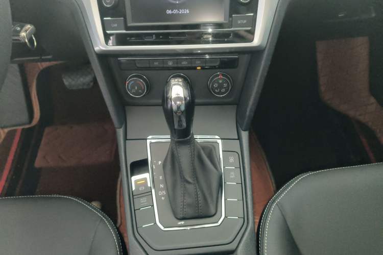 Used Volkswagen Lamando 2019 230TSI DSG Fashion Edition China VI