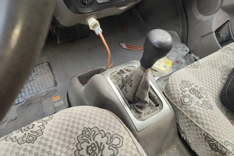 Used Wuling Rongguang 2011 1.2L Base Version
