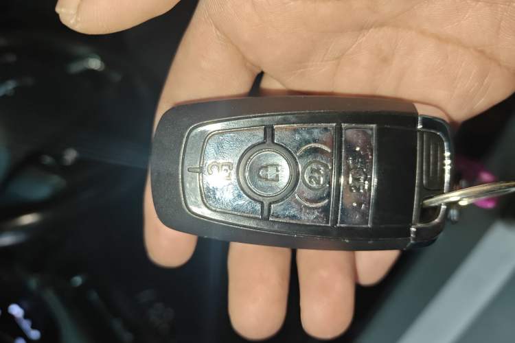 Used Lincoln Corsair 2021 2.0T Two-Wheel Drive Deluxe Edition Interior 1