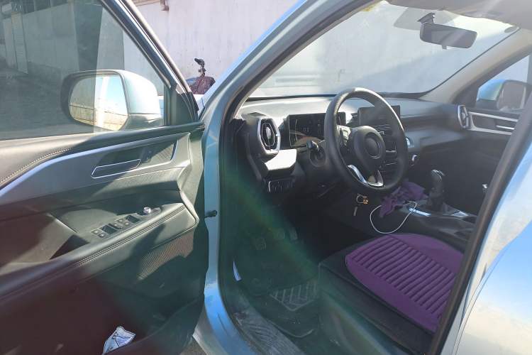 Used Great Wall King Kong Poer 2023 2.0T Manual Gasoline 4x4 Base-Trim Long-Box GW4C20C Driver Seat