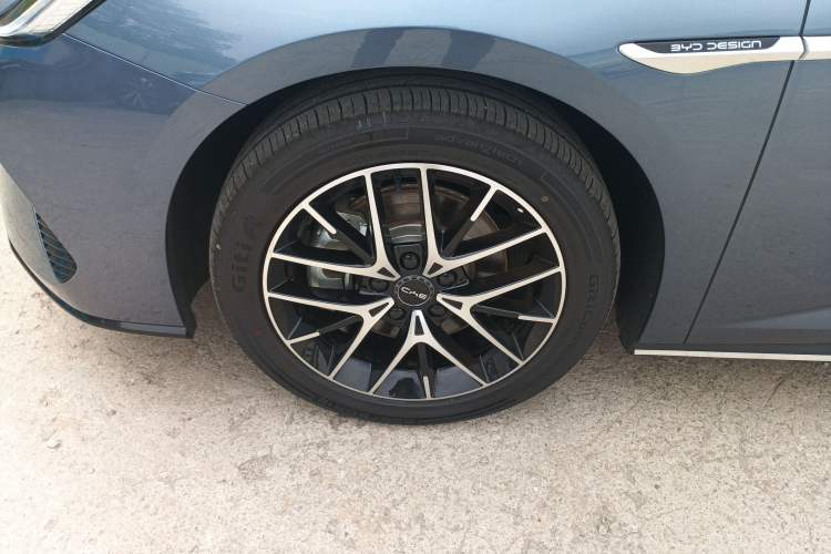 Used BYD Seal 07 DM-i 2025 DM-i 1.5L 125km Prestige Model Left Front Wheel Hub