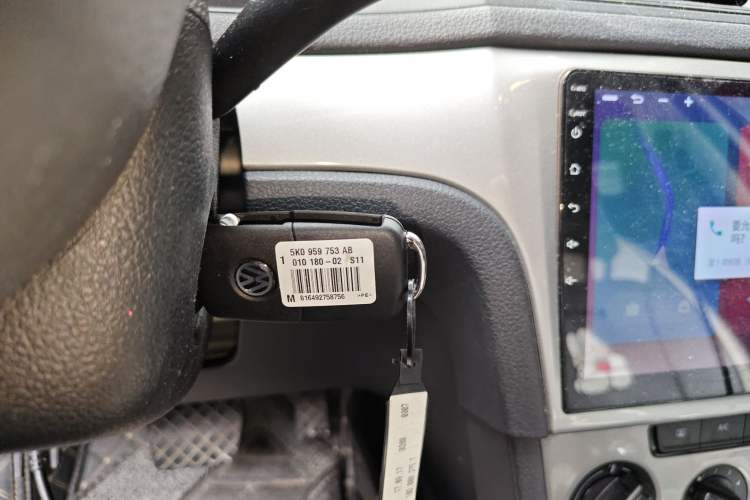 Used Volkswagen Lavida 2013 Revised Classic 1.6L Automatic Fashion Edition Interior 1