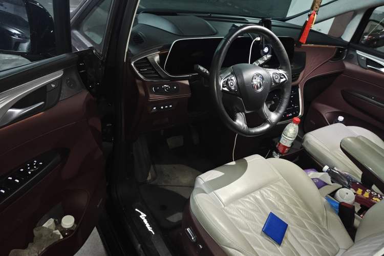 Used Buick GL8 2022 Facelifted Avenir Aivia 7-Seater Premium Edition Driver Seat