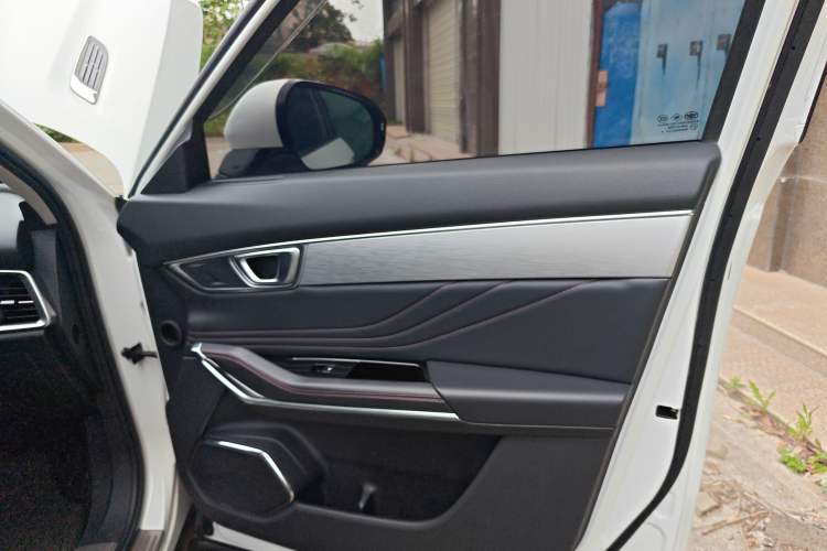 Used Bestune T99 2020 20TD Automatic Prestige Edition Interior 5