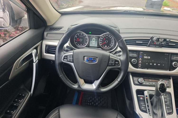 Used Geely Auto Emgrand X7 Sport 2018 1.8TD Automatic Two-Wheel Drive Zhiya Model Steering Wheel