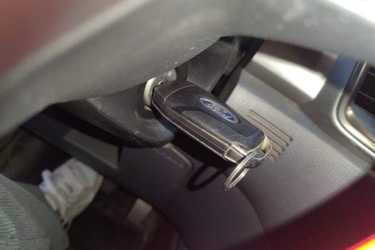 Used Ford Everest 2016 2.0T Gasoline Automatic 4x4 Luxury Edition Vehicle Key