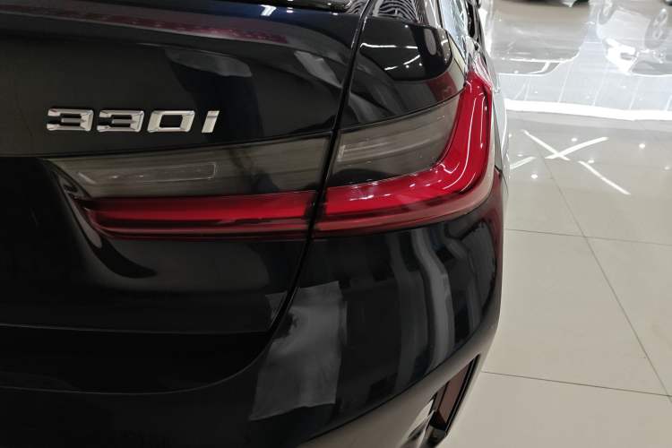 Used BMW 3 Series 2025 330i M Sport Night Edition Package Right Rear Taillight