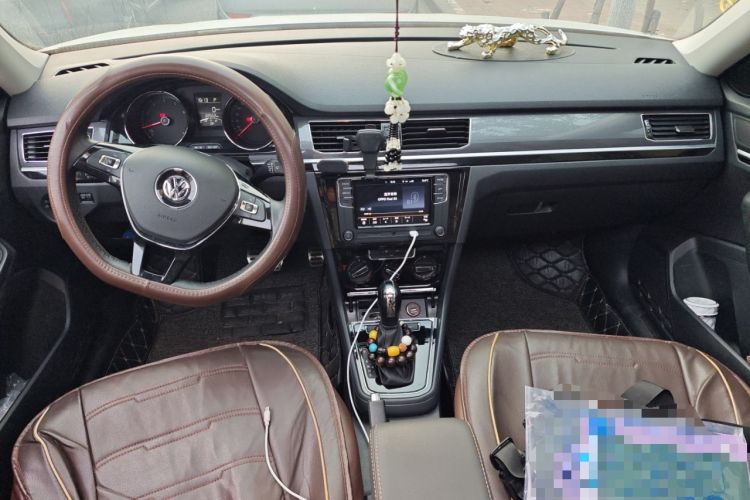 Used Volkswagen C-TREK 2020 1.5L Automatic Comfort Model Center Console