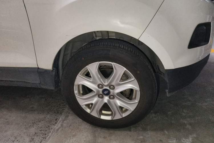 Used Ford EcoSport 2013 1.5L Automatic Fashion Model Right Front Wheel Hub