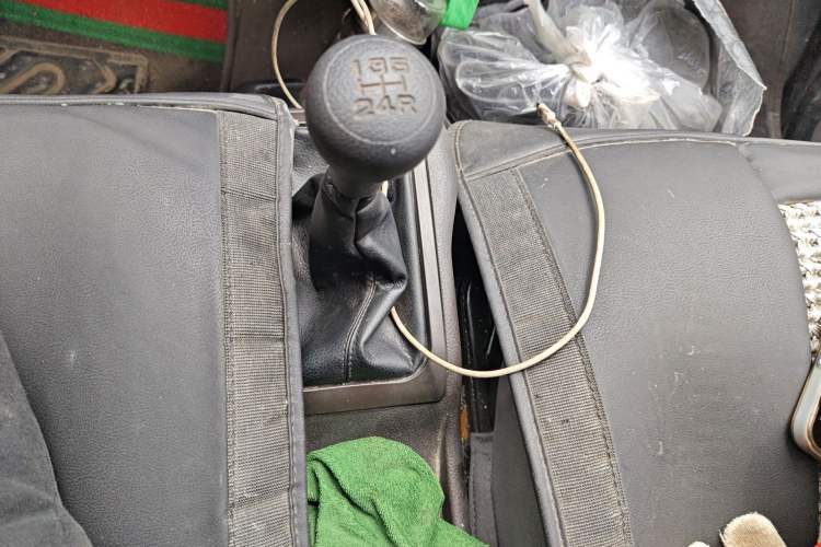 Used Wuling Rongguang 2021 1.5L Extended Basic Window-Sealed 5-Seat L3C Car Gear Lever