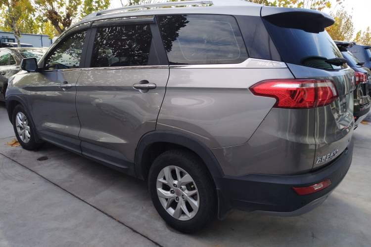 Used Wuling Hongguang S3 2018 1.5T Manual Luxury Model China V Standard
