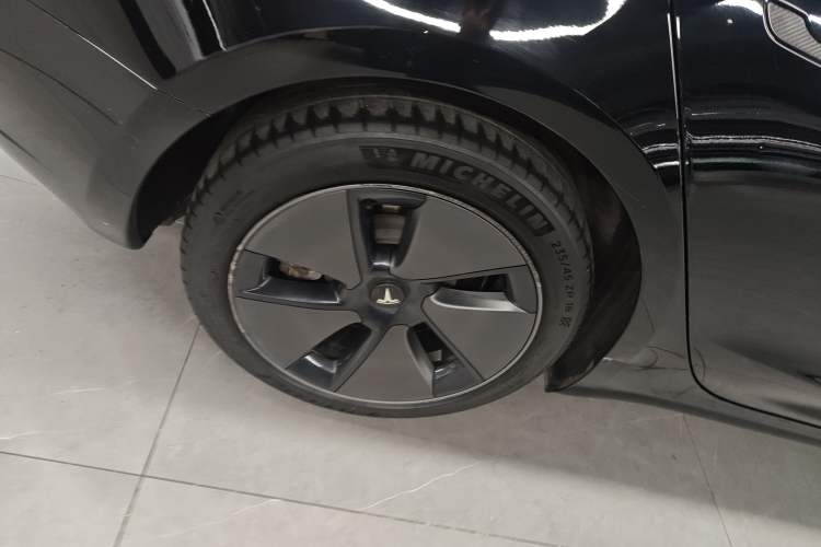 Used Tesla Model 3 2022 Rear-Wheel-Drive Version Right Rear Wheel Hub