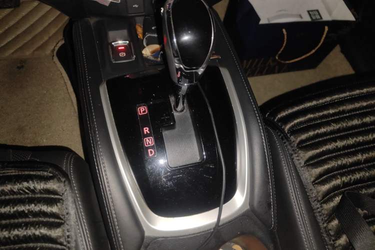 Used Nissan X-Trail 2019 2.5L CVT Smart Connect Luxury Edition 4WD Gear Lever