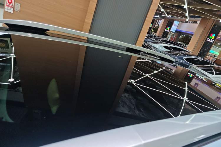 Used AION V 2024 Aion Tyrannosaurus 650 Smart Luxury Edition Roof