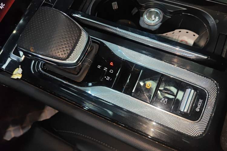 Used Hongqi H6 2023 2.0T ZhiZhen Edition Gear Lever