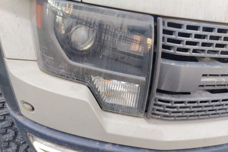 Used Ford F-150 Raptor 
